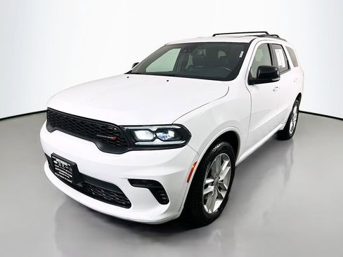 Used 2023 Dodge Durango GT image 3