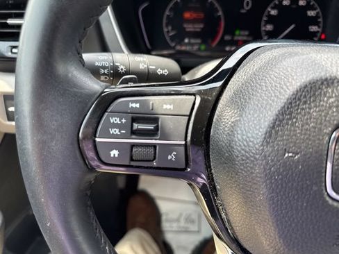 Used 2023 Honda Pilot Touring image 35