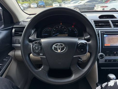 Used 2014 Toyota Camry FWD image 14