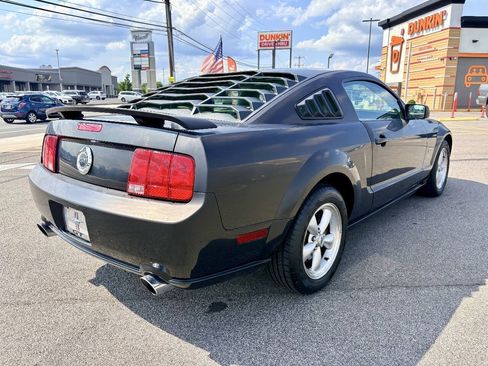 Used 2007 Ford Mustang GT Premium RWD image 6