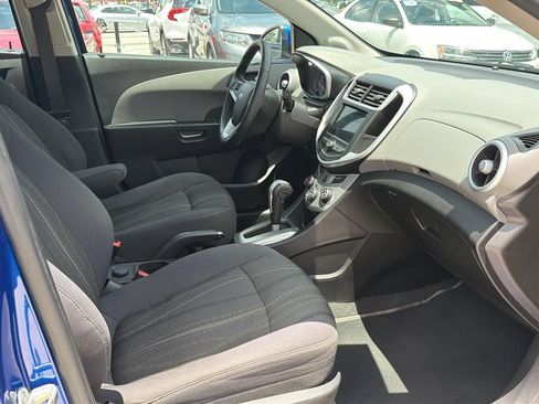 Used 2018 Chevrolet Sonic LT w/ Convenience Package FWD image 17