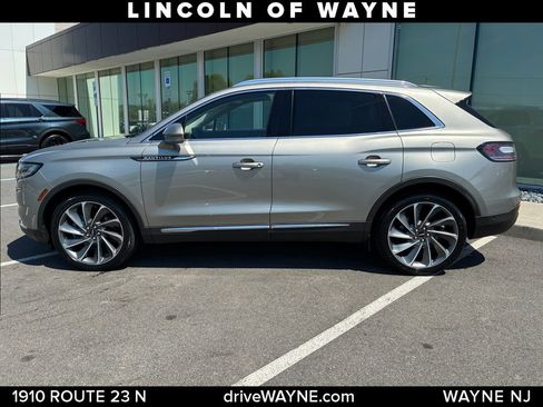 Certified 2023 Lincoln Nautilus Reserve w/ Equipment Group 201A AWD/4WD image 2