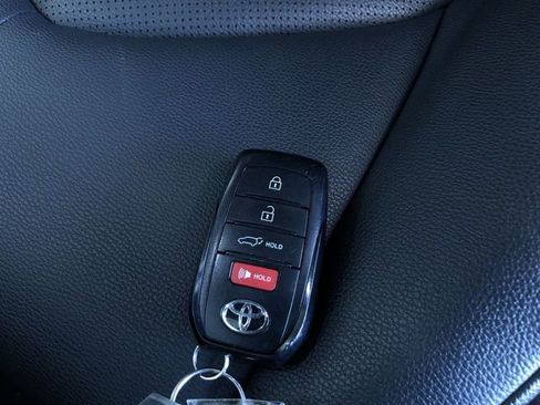Used 2025 Toyota Grand Highlander AWD image 35