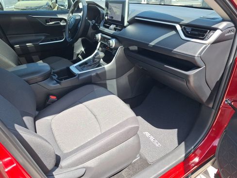 Used 2024 Toyota RAV4 XLE w/ Convenience Package FWD image 33