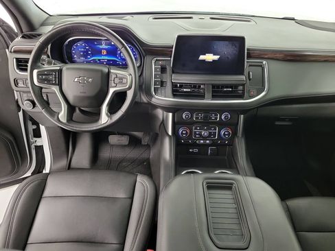 Used 2023 Chevrolet Suburban Z71 w/ Luxury Package AWD/4WD image 13