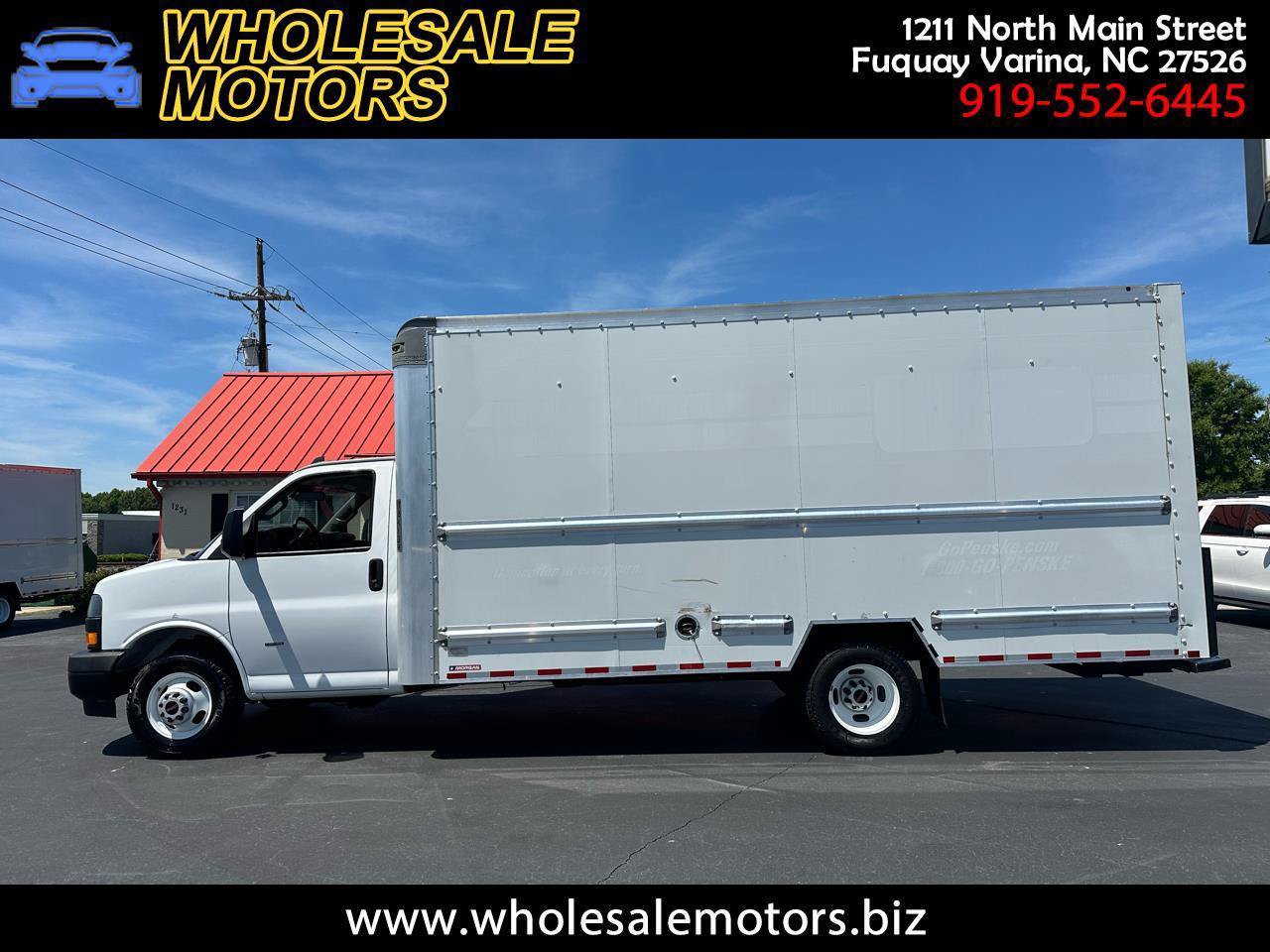 Used 2021 GMC Savana 3500 Extended w/ Power Convenience Package RWD image 1