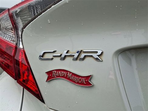 Used 2018 Toyota C-HR XLE image 30