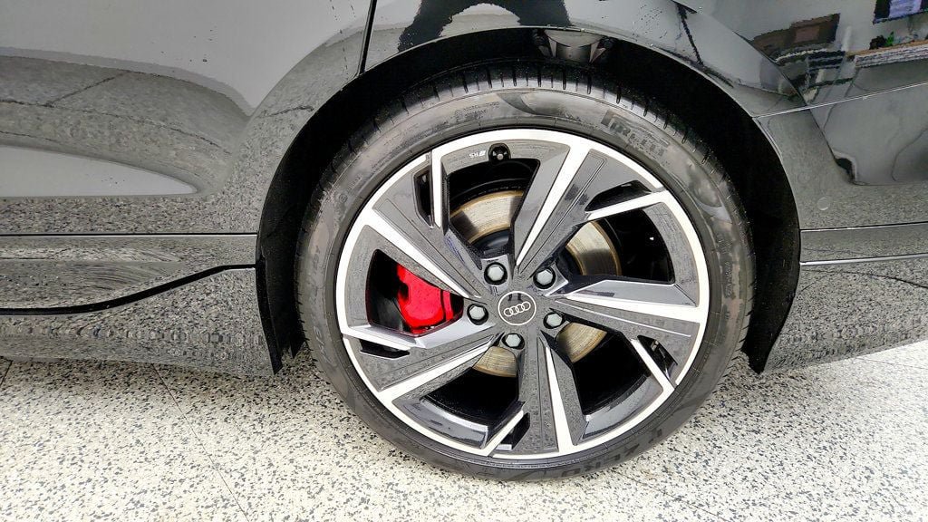 Used 2025 Audi S6 e-tron Premium Plus w/ Premium Plus AWD/4WD image 9