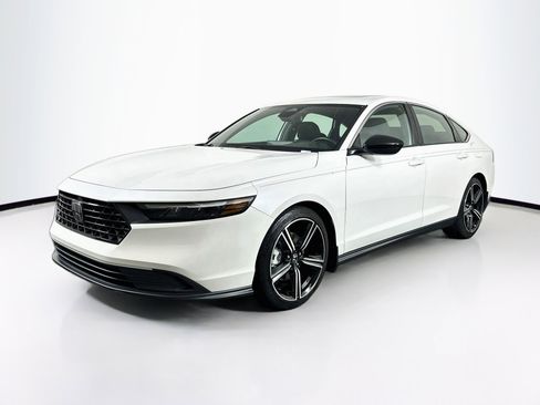Used 2023 Honda Accord Sport image 3
