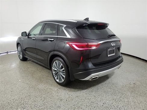 Used 2023 INFINITI QX50 Sensory image 3