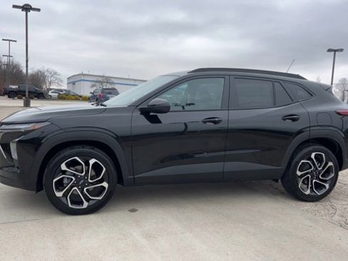 New 2026 Chevrolet Trax RS w/ Sunroof Package image 5