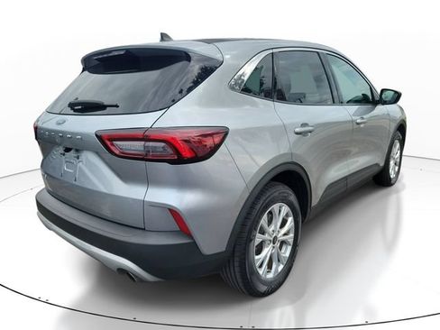 Used 2024 Ford Escape Active FWD image 2