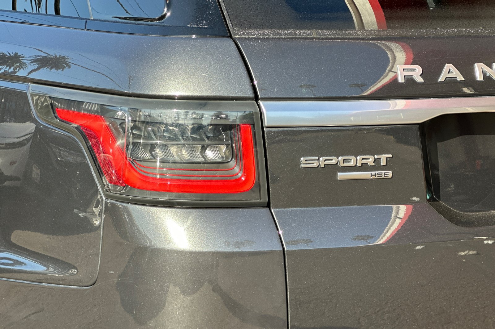 Used 2019 Land Rover Range Rover Sport HSE AWD/4WD image 28