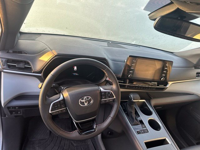 Used 2023 Toyota Sienna XSE FWD image 12