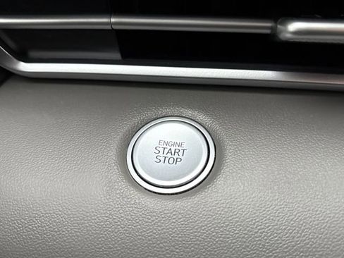 Used 2023 Hyundai Elantra SEL image 19