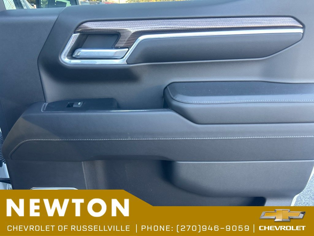 Used 2023 Chevrolet Silverado 1500 LT AWD/4WD image 31