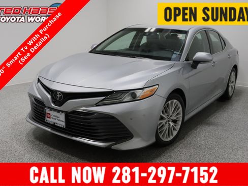 Used 2018 Toyota Camry XLE image 1