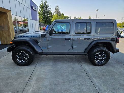 Used 2023 Jeep Wrangler Unlimited Rubicon 4xe w/ Cold Weather Group AWD/4WD image 8