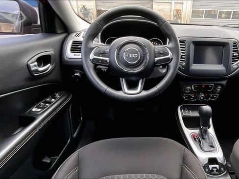 Used 2020 Jeep Compass Sport image 5