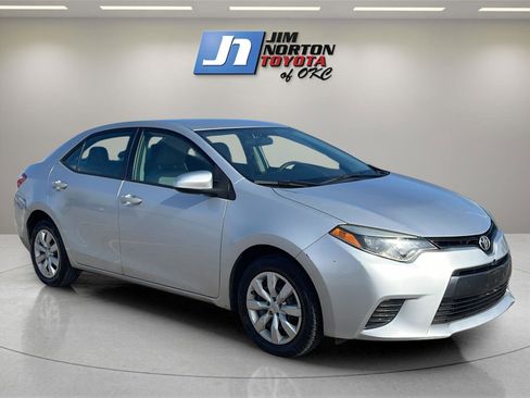 Used 2016 Toyota Corolla LE image 3