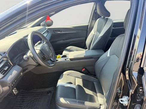 Used 2025 Toyota Camry SE FWD image 23