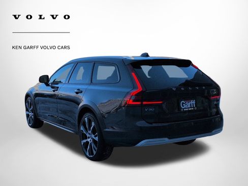 Used 2023 Volvo V90 B6 Cross Country Ultimate w/ Climate Package image 5