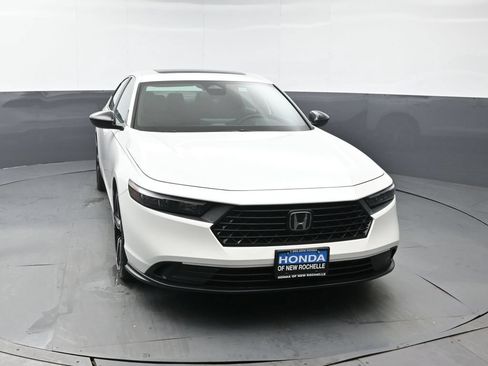 Used 2023 Honda Accord Sport image 8