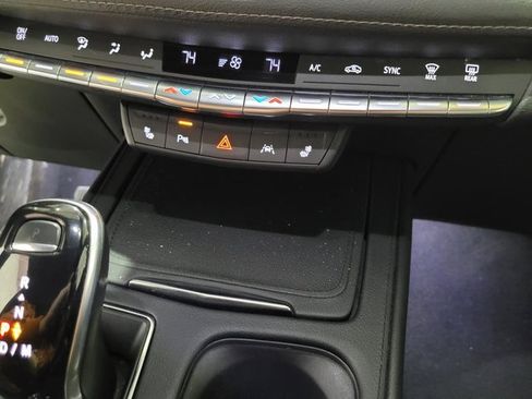 Used 2021 Cadillac XT4 Luxury w/ Driver Awareness Package image 38