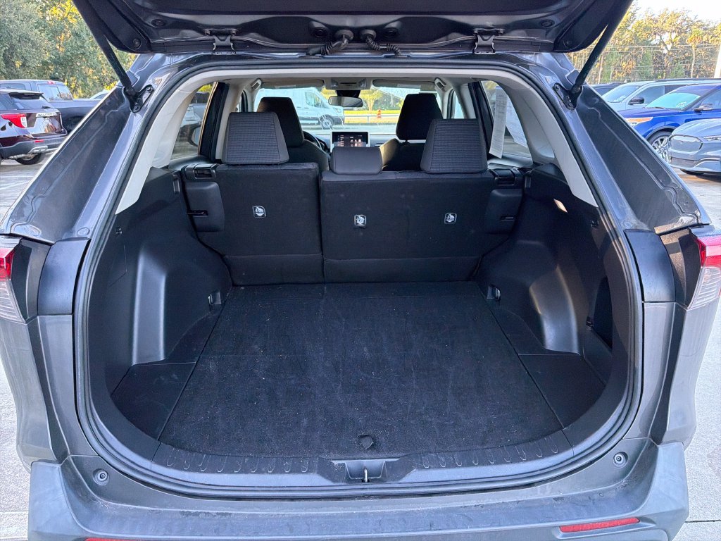 Used 2024 Toyota RAV4 LE FWD image 29
