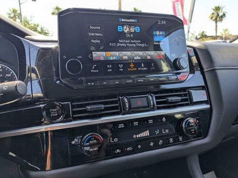 Certified 2025 Nissan Pathfinder SL w/ SL Premium Package FWD image 12