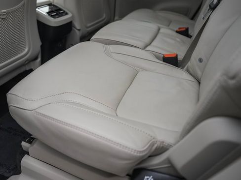 Used 2023 Volvo XC90 B6 Ultimate w/ Protection Package Premier image 32