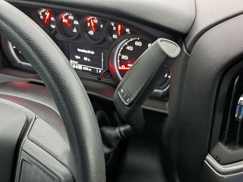 Used 2025 Chevrolet Silverado 1500 W/T w/ WT Value Package image 31