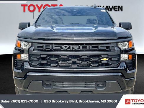Used 2023 Chevrolet Silverado 1500 Custom AWD/4WD image 3
