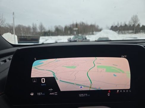 Used 2025 Chevrolet Traverse RS image 27