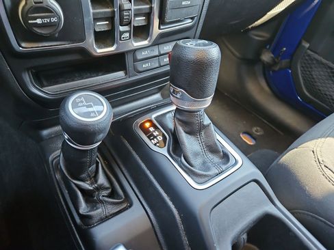 Used 2018 Jeep Wrangler Unlimited Sport S AWD/4WD image 26