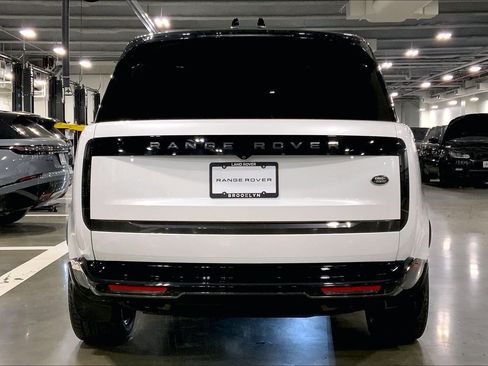Used 2023 Land Rover Range Rover SE AWD/4WD image 4