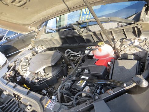 Used 2018 GMC Acadia SLE w/ Driver Alert Package I image 5