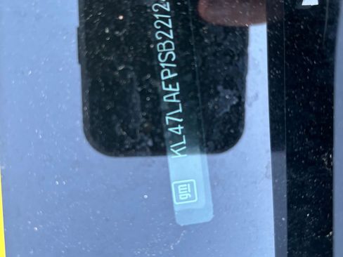 Used 2025 Buick Envista Preferred image 9