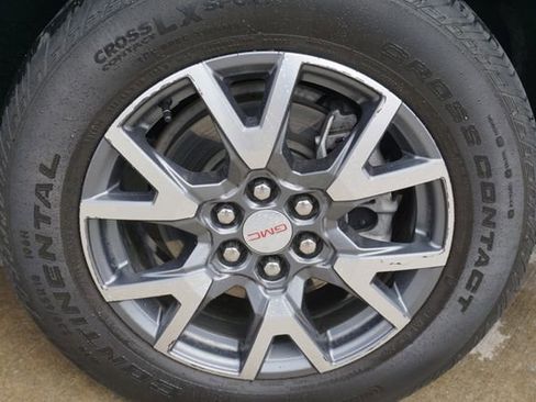 Used 2023 GMC Acadia SLT image 12