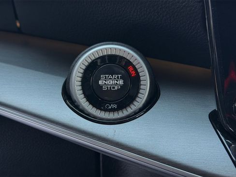 New 2026 Jeep Grand Wagoneer Limited w/ 8-Passenger Seating Package image 17