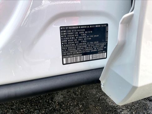 New 2026 Volkswagen Tiguan SE R-Line image 18