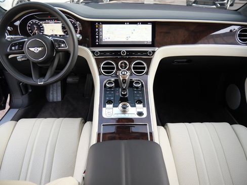 Used 2023 Bentley Continental GT Mulliner image 4