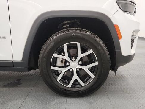 Used 2024 Jeep Grand Cherokee Limited AWD/4WD image 27