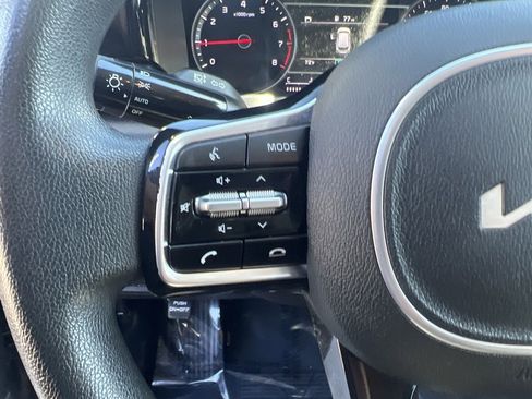 Used 2022 Kia Sorento LX image 18