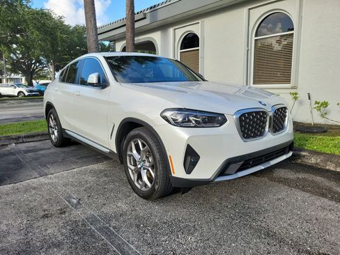 Used 2023 BMW X4 xDrive30i w/ Parking Assistance Package AWD/4WD image 3