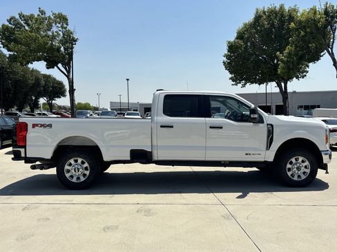 Used 2023 Ford F250 XLT w/ FX4 Off-Road Package AWD/4WD image 2