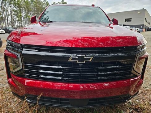 Used 2025 Chevrolet Suburban RST w/ Comfort Package image 8