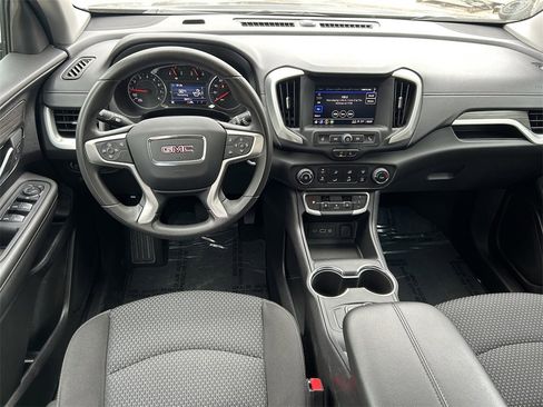 Used 2024 GMC Terrain SLE image 16
