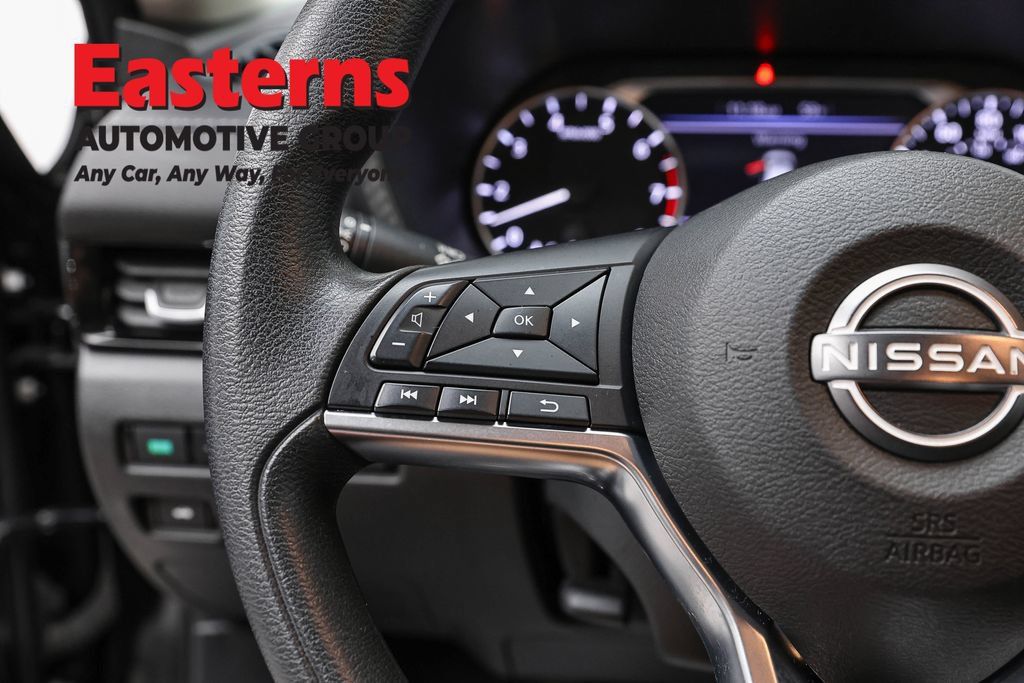 Used 2024 Nissan Sentra SV FWD image 15
