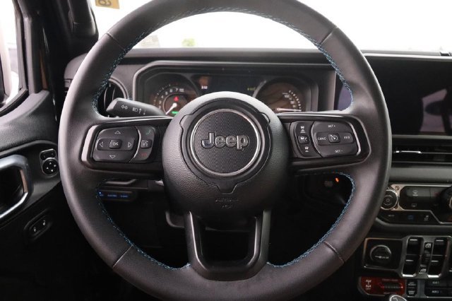 Used 2024 Jeep Wrangler Unlimited Rubicon 4xe AWD/4WD image 10
